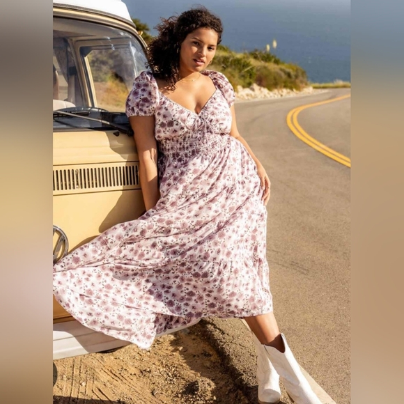ARULA Dresses & Skirts - ARULA Bohemian Prairie Peasant  V-Neck Puff Sleeve Side Pockets Maxi Dress